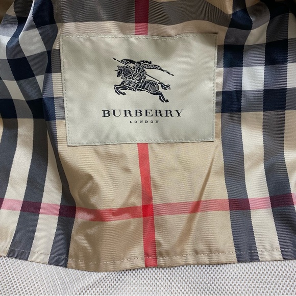 Burberry Tess Classic Trench Coat - Picture 9 of 15